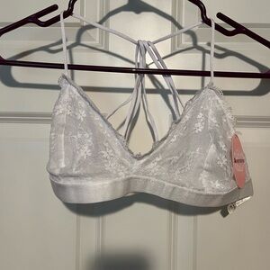 One white lace bralette women’s size M/L New With Tags NWT